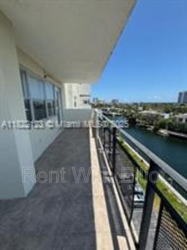Foto del edificio - 401 Golden Isles Dr