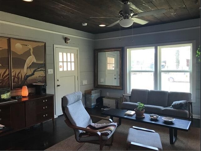 Foto del edificio - 5113 Lindsay St