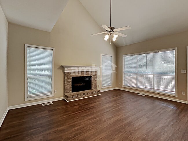 Building Photo - 2687 McGuire Dr NW