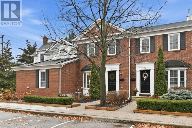 Photo du bâtiment - 1280 Maple Crossing Blvd