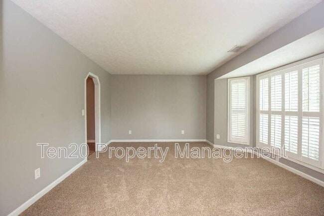 Foto del edificio - 5015 Hidden Hills Ct