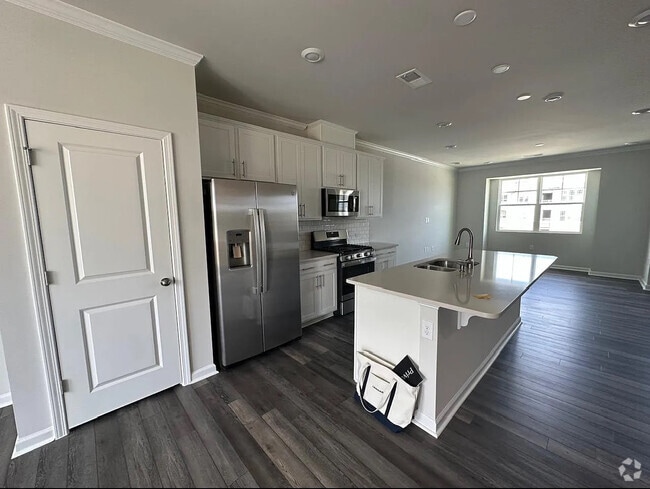Building Photo - Room in Townhome on Kasota Ln