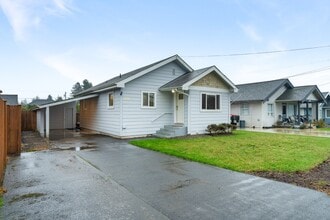 Building Photo - 208 S Chehalis St