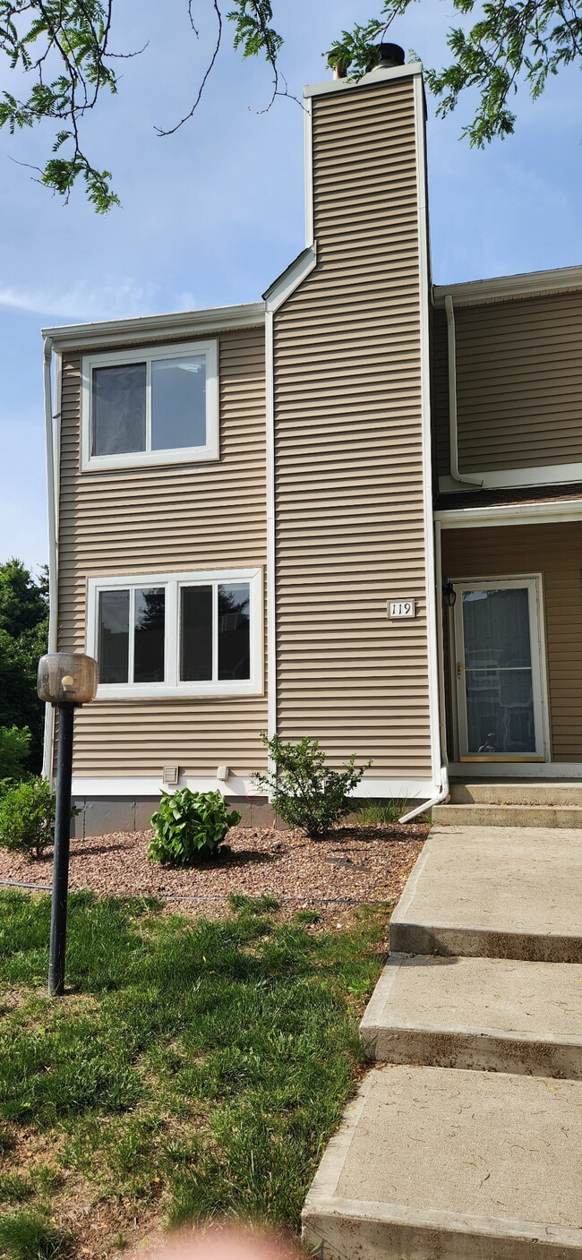 Building Photo - 60 Old Town Rd #119