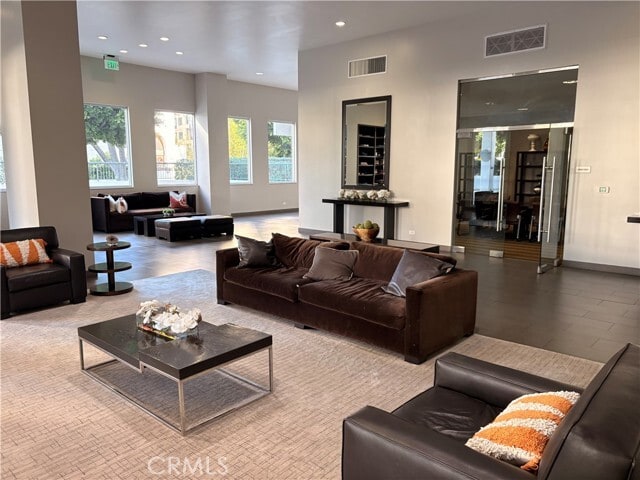 Building Photo - 10501 Wilshire Blvd