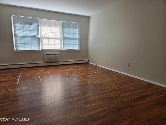 Building Photo - 66 Stonehurst Blvd