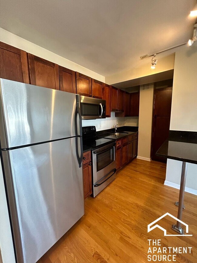 Building Photo - 4180 N Marine Dr