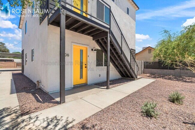 Building Photo - 1106 E Papago St