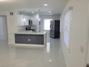 Building Photo - 3831 SW 79th Ave