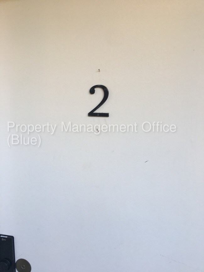Building Photo - Beautiful spacious 2Bed Unit on Cliff Drive