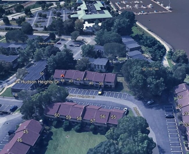 Foto del edificio - 44 Hudson Heights Dr