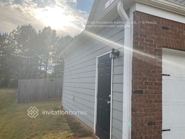 Building Photo - 6192 Stonelake Dr SW