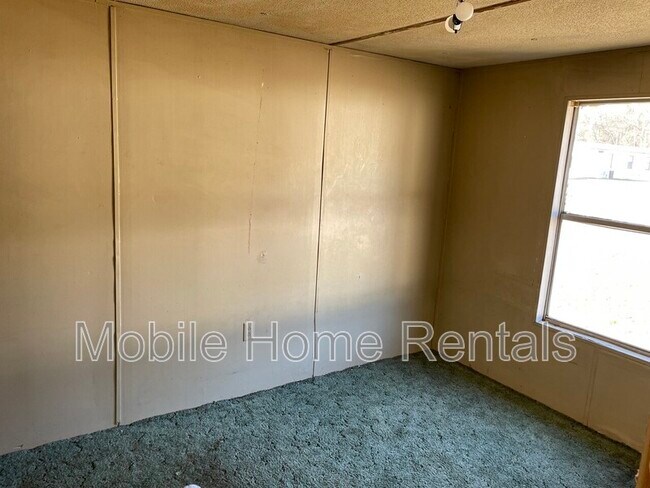 Building Photo - 105 Calico Rd
