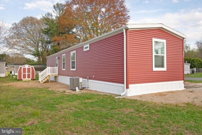 Building Photo - 161 Carnation Dr