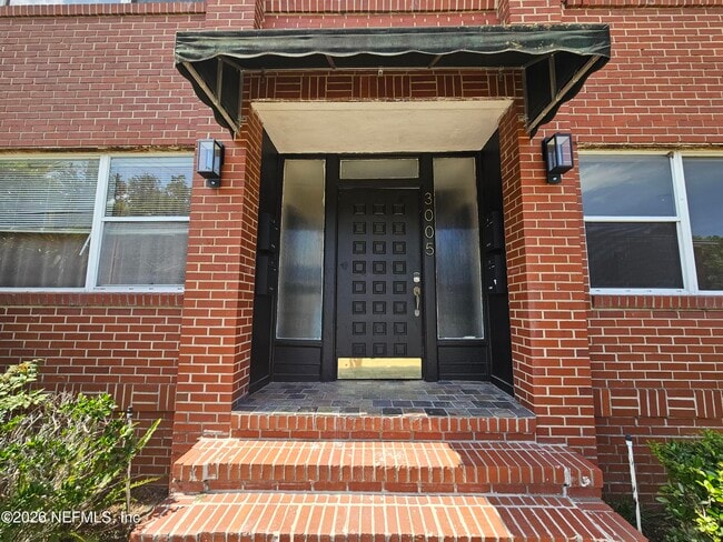 Building Photo - 3005 Walton St