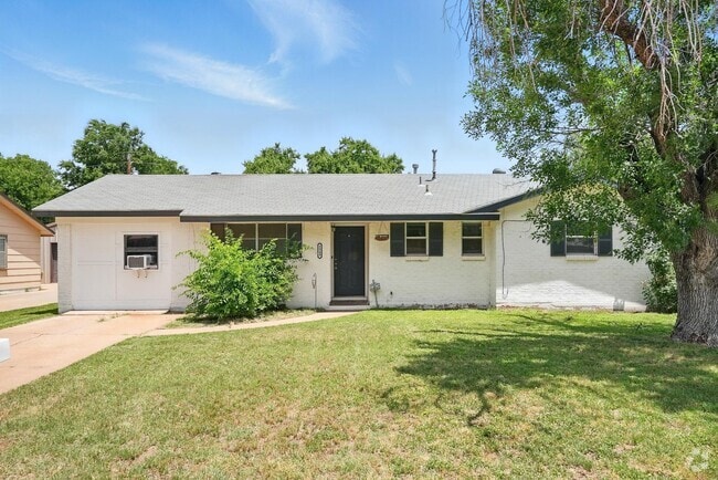 Building Photo - 2349 Marsalis Dr