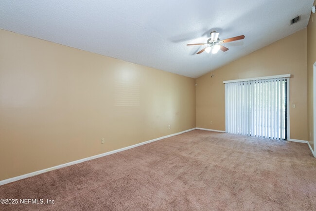 Building Photo - 2532 Townsquare Dr
