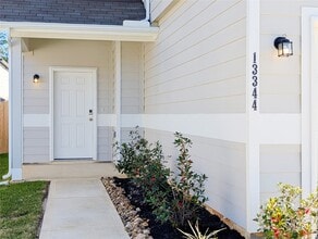 Building Photo - 13344 Burbot Dr