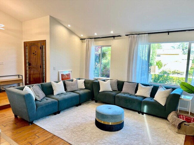 Foto del edificio - 6505 Skyfarm Dr