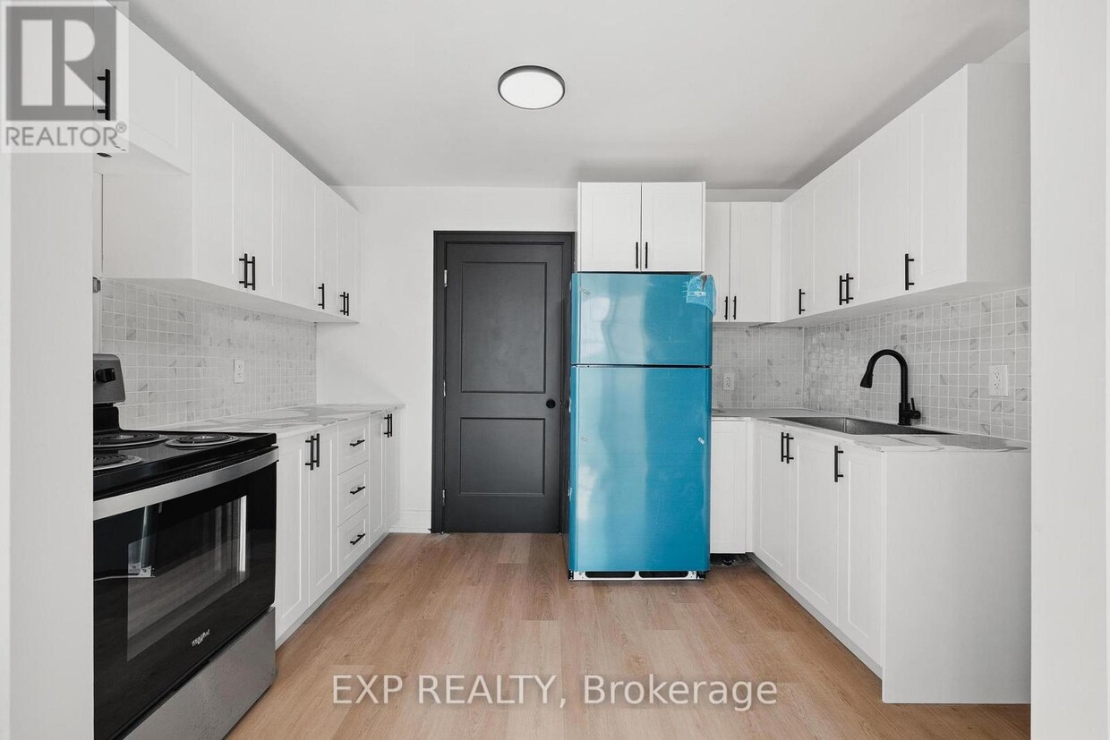 Primary Photo - 90 Carden St