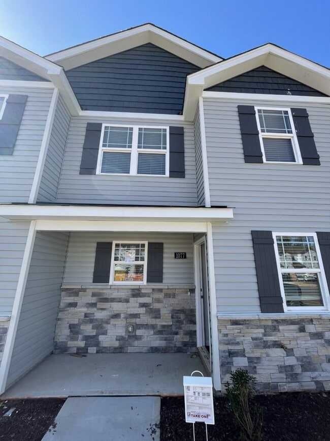 Building Photo - 1077 Peony Ln