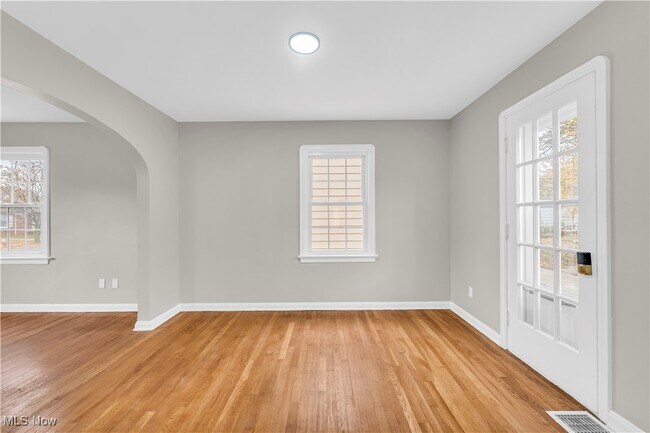 Foto del edificio - 16201 Walden Ave