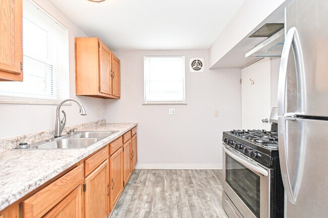 Foto del edificio - 4893 N Overlook Ave