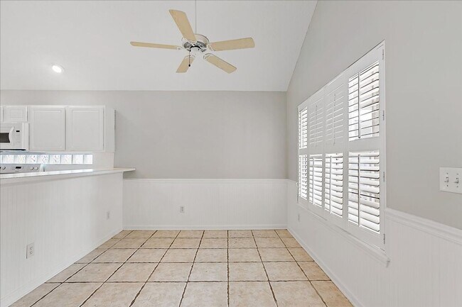 Foto del edificio - Lovely contemporary home in popular South Jax Beach!