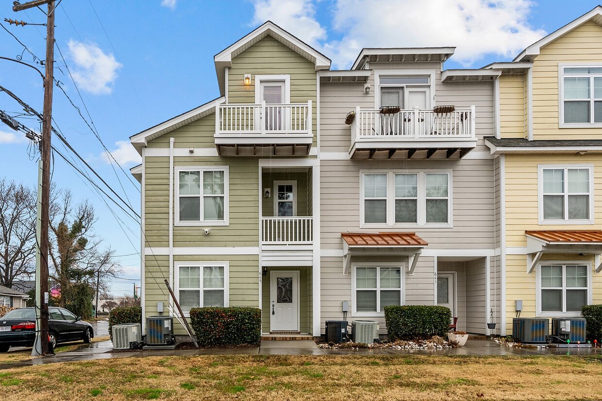 Foto principal - Stylish 3-Bedroom Condo in Virginia Beach.