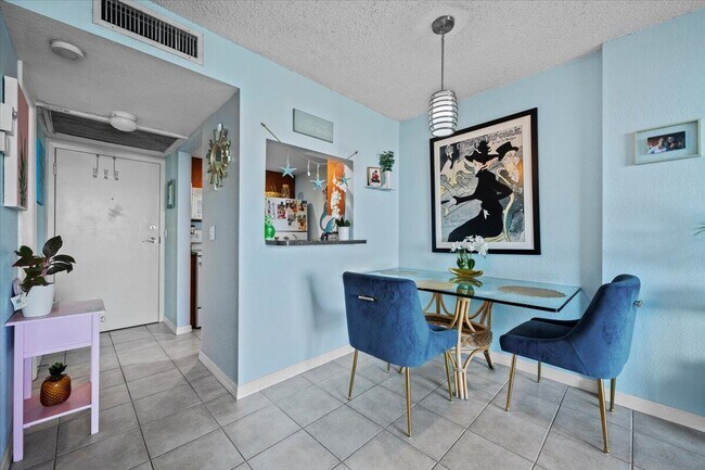 Foto del edificio - 2560 S Ocean Blvd