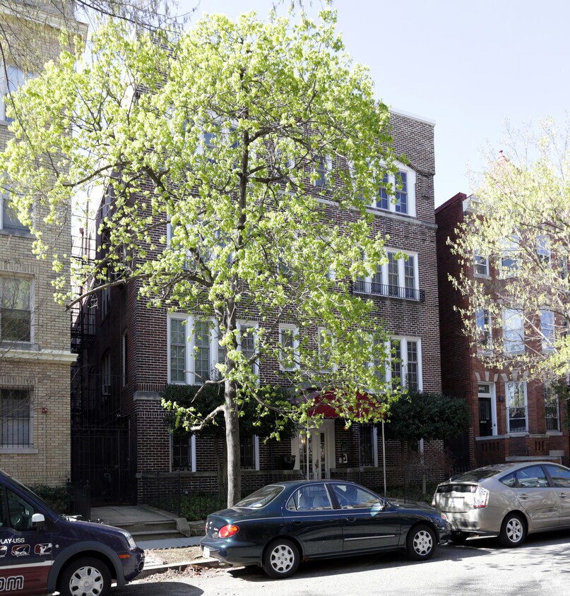 Building Photo - 1860 California St NW