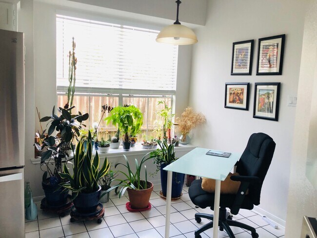 Building Photo - 3402 Plymouth Pointe Ln