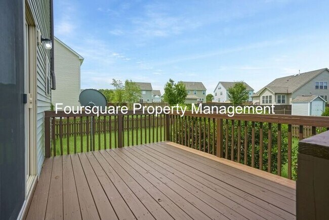 Foto del edificio - Inviting 3-Bed Single-Family Home with Bonus Room, Fenced Backyard & 2-Car Garage – Holly Springs