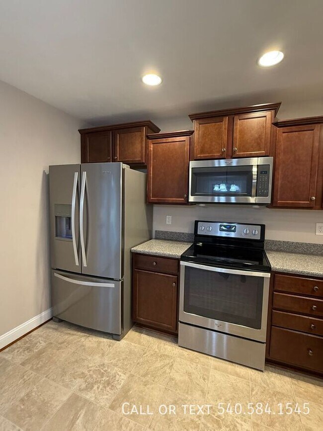 Foto del edificio - 839 Summerdean Ave NE