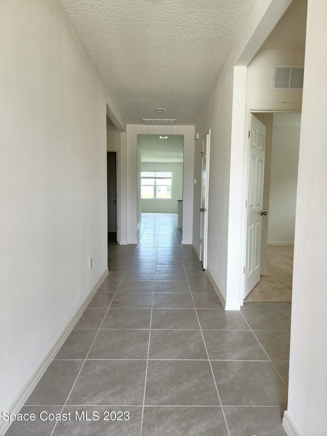 Building Photo - 4925 Amasa Cir
