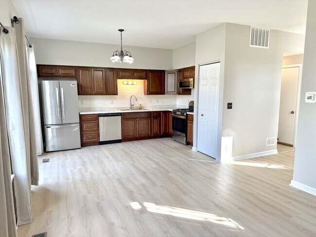 Foto del edificio - 21248 Edison Ln