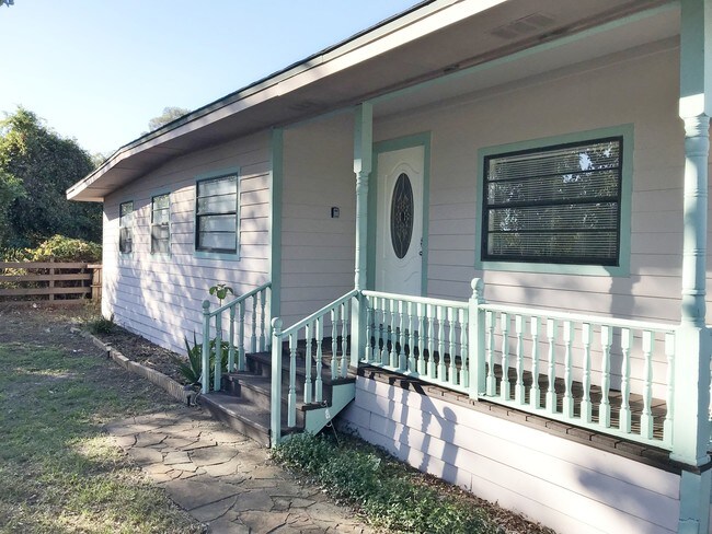 Building Photo - 10070 Harris Ave