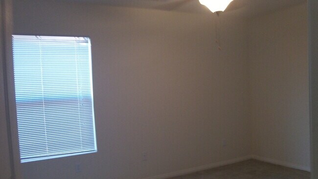 Building Photo - 320 E Foothill Blvd