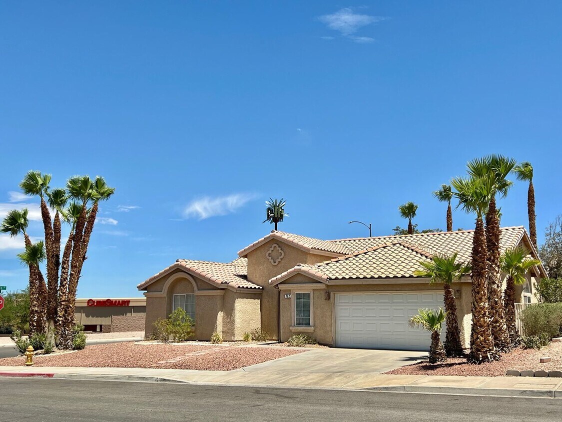 Foto principal - 3 Bedroom Single Story Home