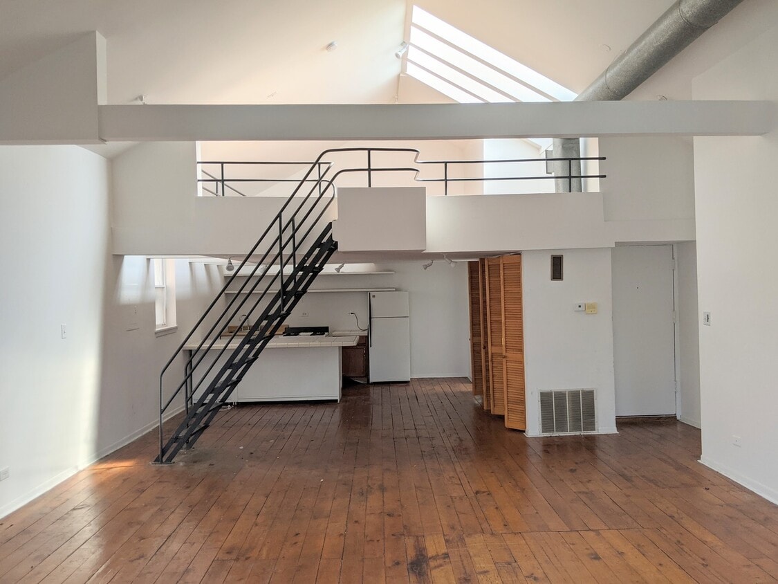 Building Photo - 1743 S Halsted St