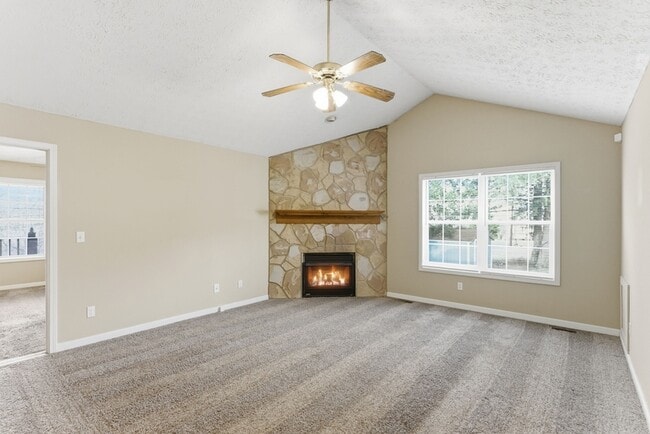 Foto del edificio - 144 Stone Henge Ln