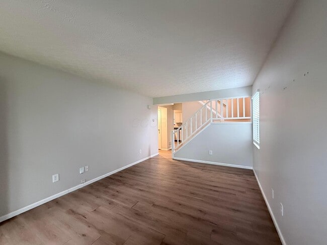 Foto del edificio - 4849 Herndon Dr