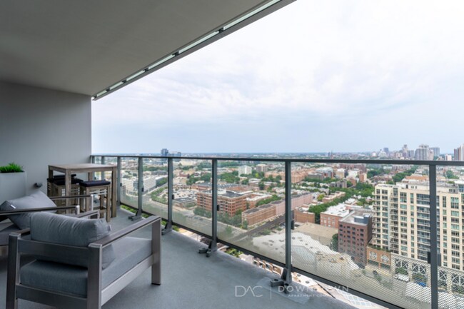 Foto del edificio - 1034 N Wells St