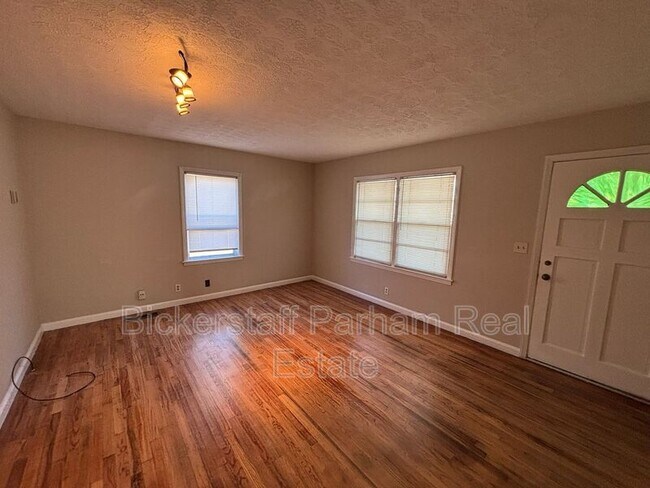 Foto del edificio - 2211 First Avenue