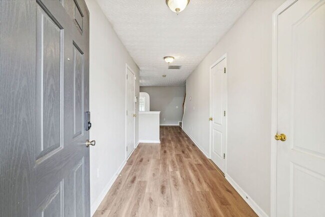 Foto del edificio - 744 Georgetown Ct