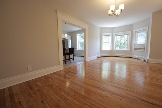 Building Photo - 318 Tappan St