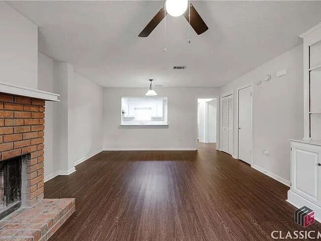 Foto del edificio - 207 Highland Park Dr
