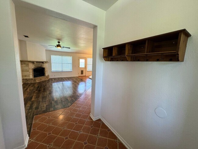Foto del edificio - 212 Oak Ridge Dr