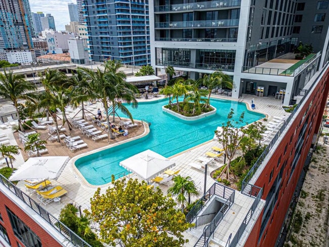 Foto del edificio - 125 NE 6th St