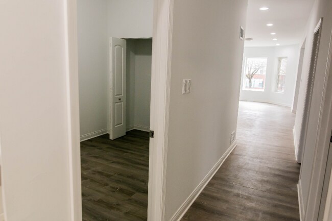 Building Photo - 3406 W Lexington St